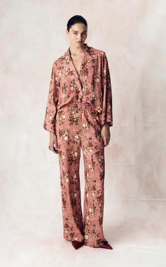 Костюм из облегченной вискозы с авторским принтом 