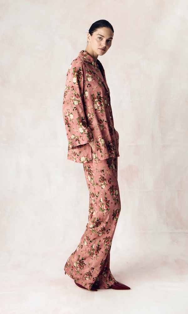 Костюм из облегченной вискозы с авторским принтом 