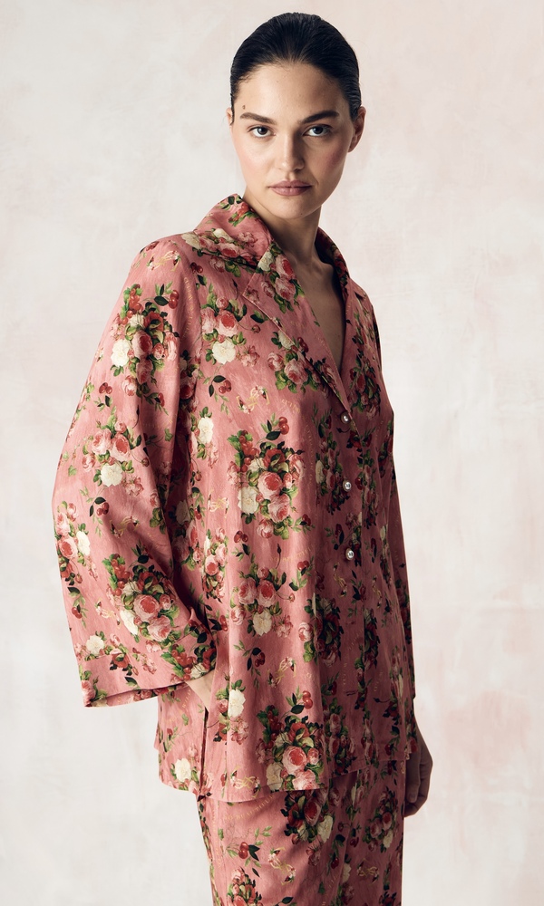 Костюм из облегченной вискозы с авторским принтом 