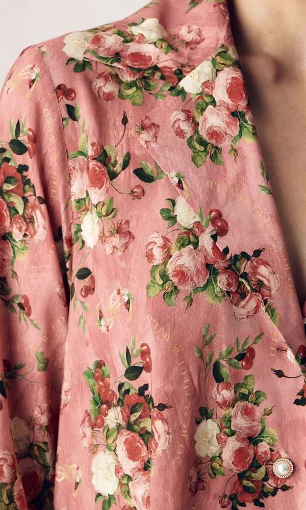 Костюм из облегченной вискозы с авторским принтом 