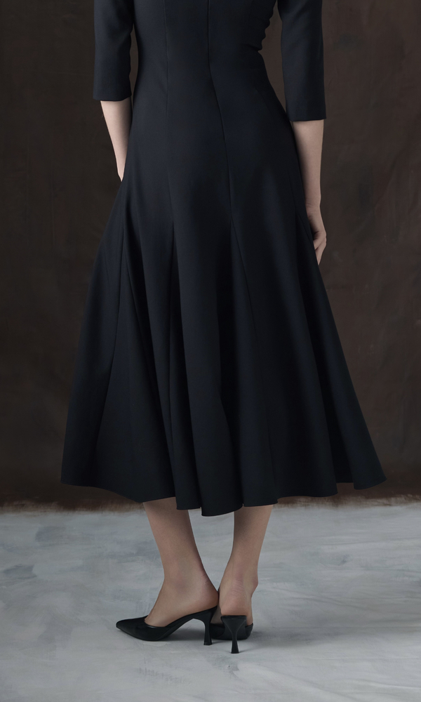 Платье ЭСТЕЛЬ в длине миди из костюмной эластичной вискозы-Изображение