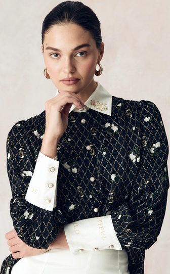 Рубашка из сатиновой стрейч вискозы с авторским принтом «ЗОЛОТЫЕ ПИОНЫ»