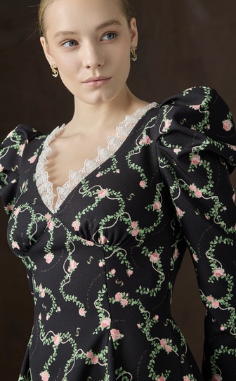 Платье с авторским принт 