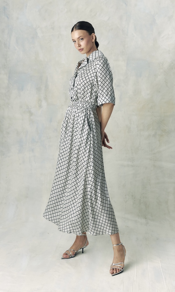 Платье из сатиновой вискозы с авторским принтом 