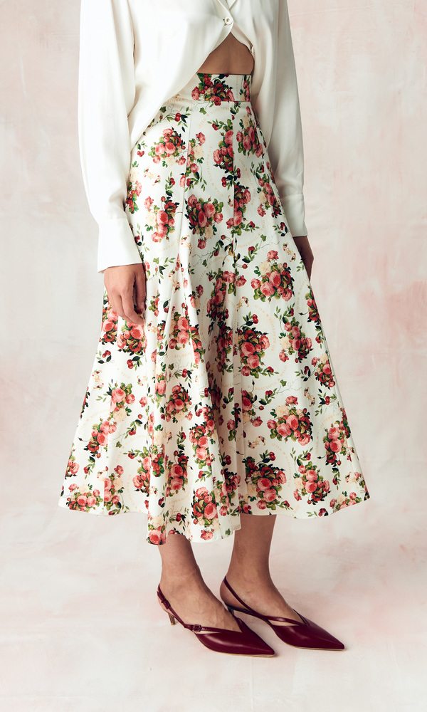 Юбка годэ в длине миди из стрейч поплина с авторским принтом «ПИОНЫ И ВИШНИ»-Изображение