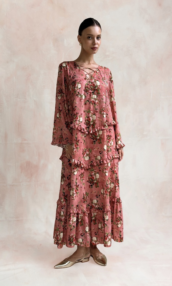 Платье из стрейч вискозы с авторским принтом «ПИОНЫ И ВИШНИ»-Изображение