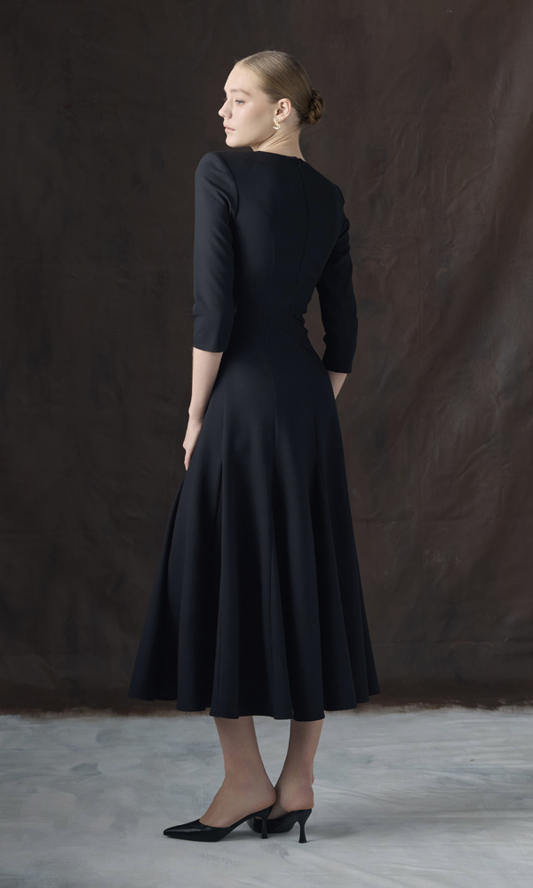 Платье ЭСТЕЛЬ в длине миди из костюмной эластичной вискозы-Изображение