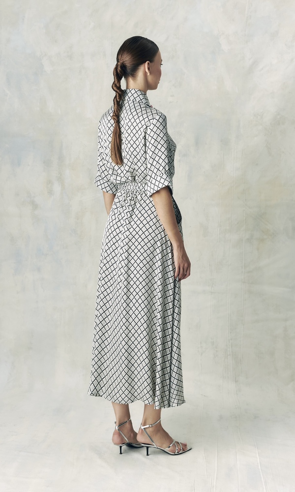 Платье из сатиновой вискозы с авторским принтом 