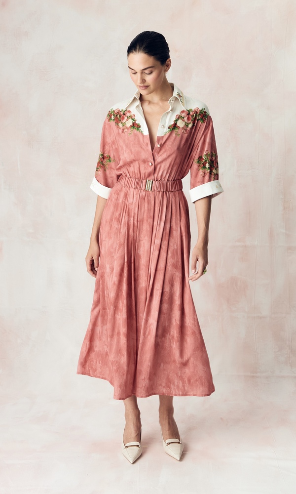 ЭКСКЛЮЗИВНО В ИНТЕРНЕТ-БУТИКЕ Платье из сатиновой стрейч вискозы с авторским принтом 