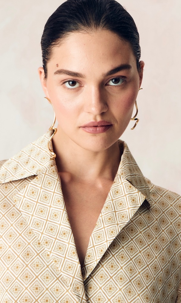 Костюм из сатиновой стрейч вискозы с авторским принтом 