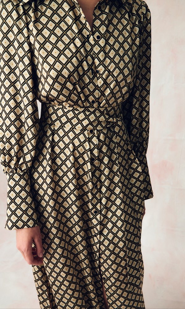 Платье из сатиновой стрейч вискозы с авторским принтом 