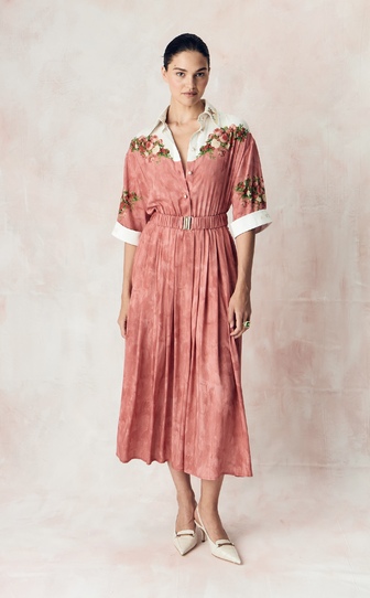 ЭКСКЛЮЗИВНО В ИНТЕРНЕТ-БУТИКЕ Платье из сатиновой стрейч вискозы с авторским принтом 