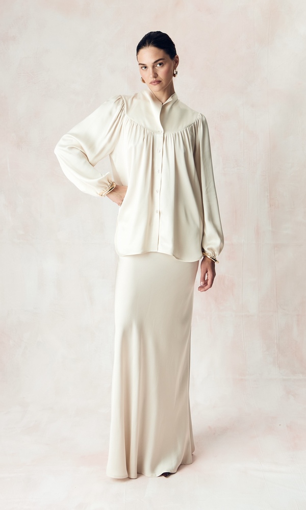 Рубашка с круглой кокеткой и стойкой из сатиновой вискозы-Изображение